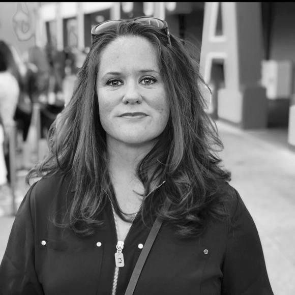 Meet your Posher, Eileen - Picture 1 of 1